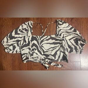 H&M zebra print cropped shirt with exposed back detailing size XL